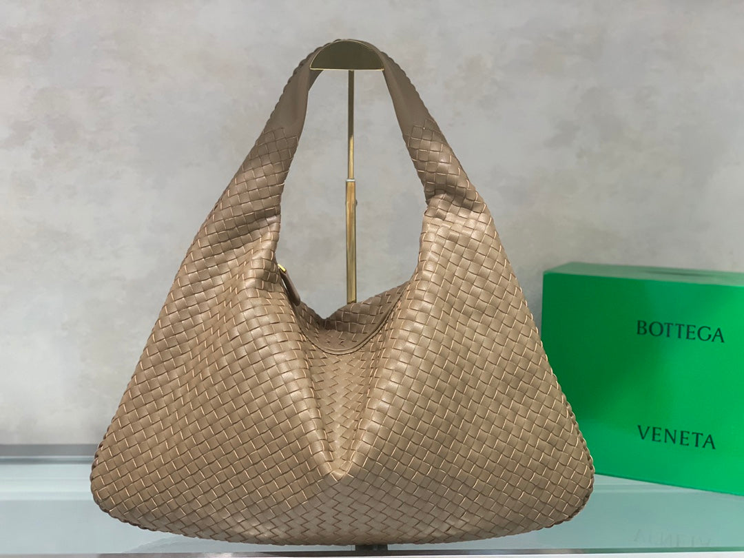 1WA116B Popular leather bag