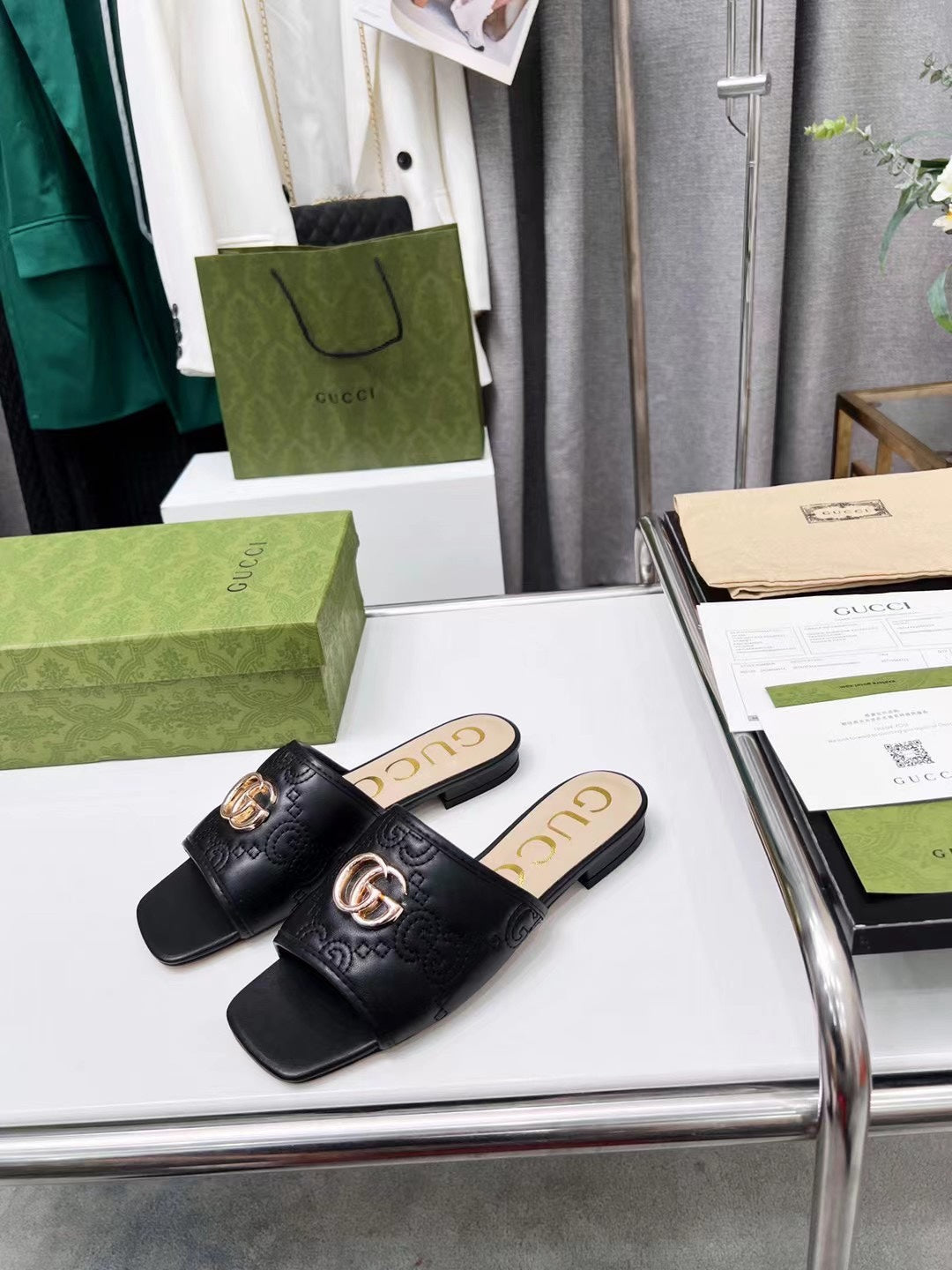 Z2X66B49 Popular high-quality leather slippers