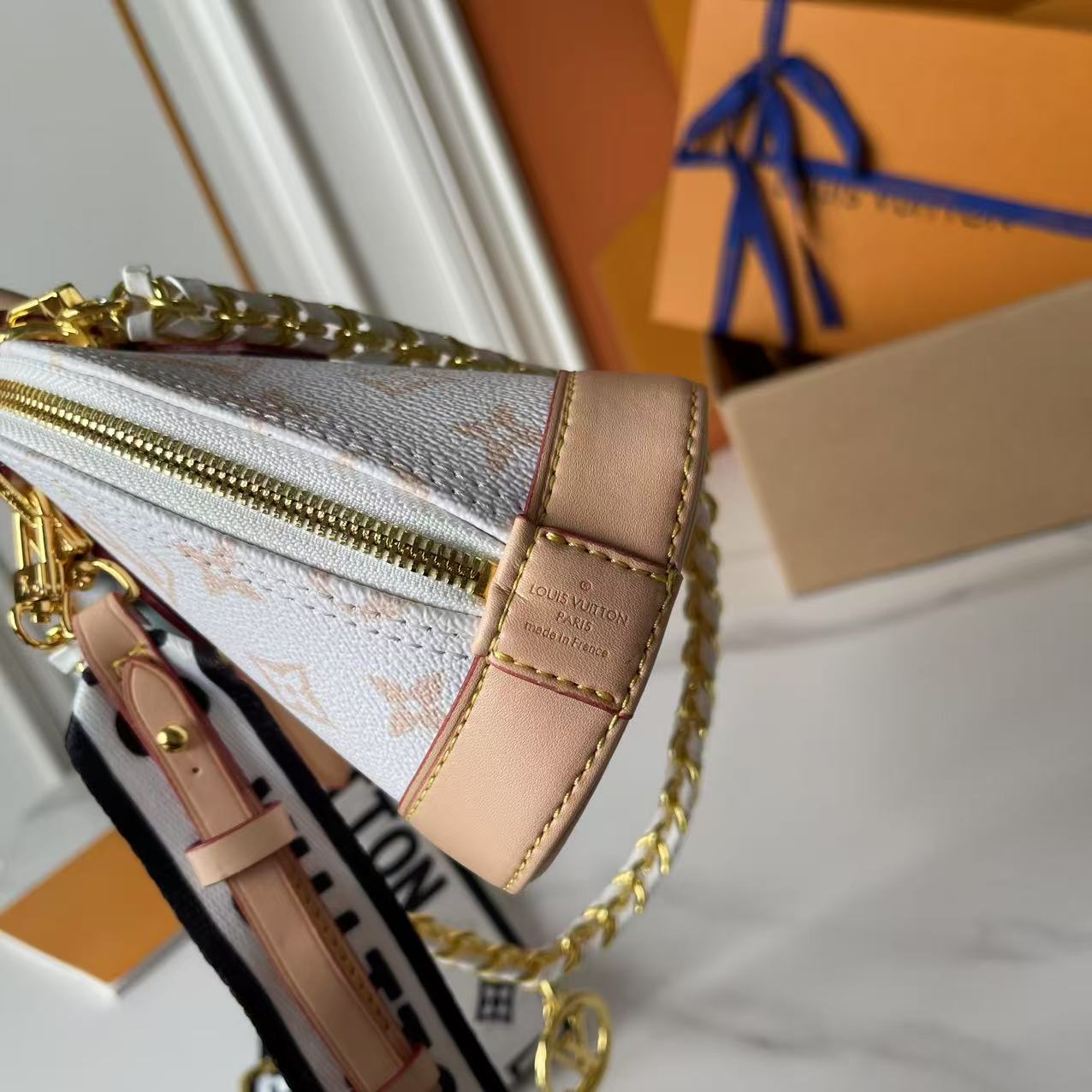 146PE95B Popular leather bag