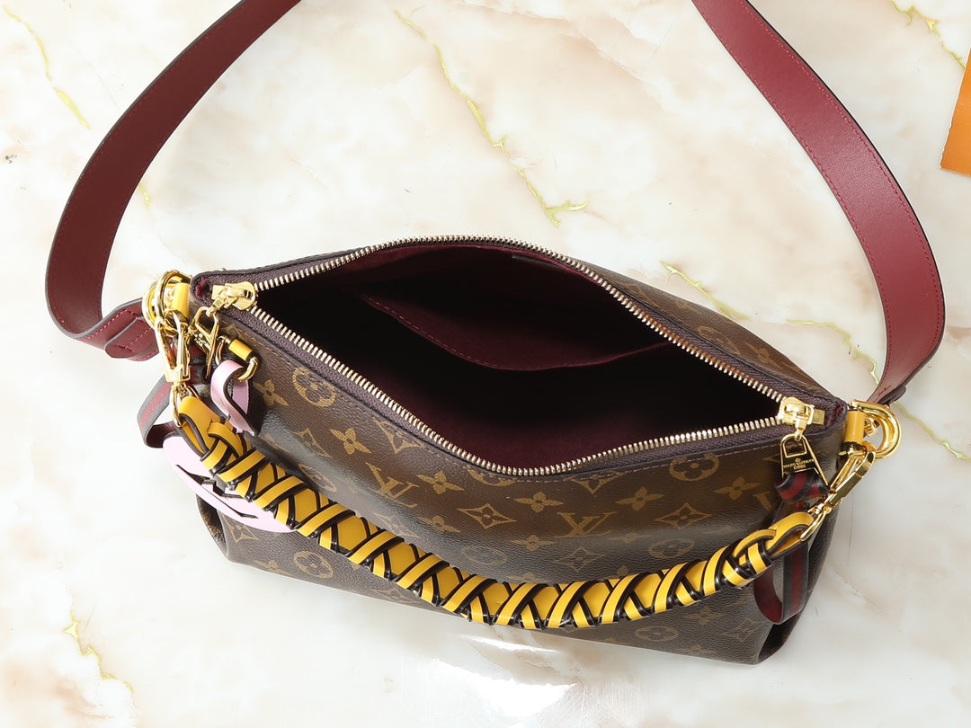 146PE79B Popular leather bag