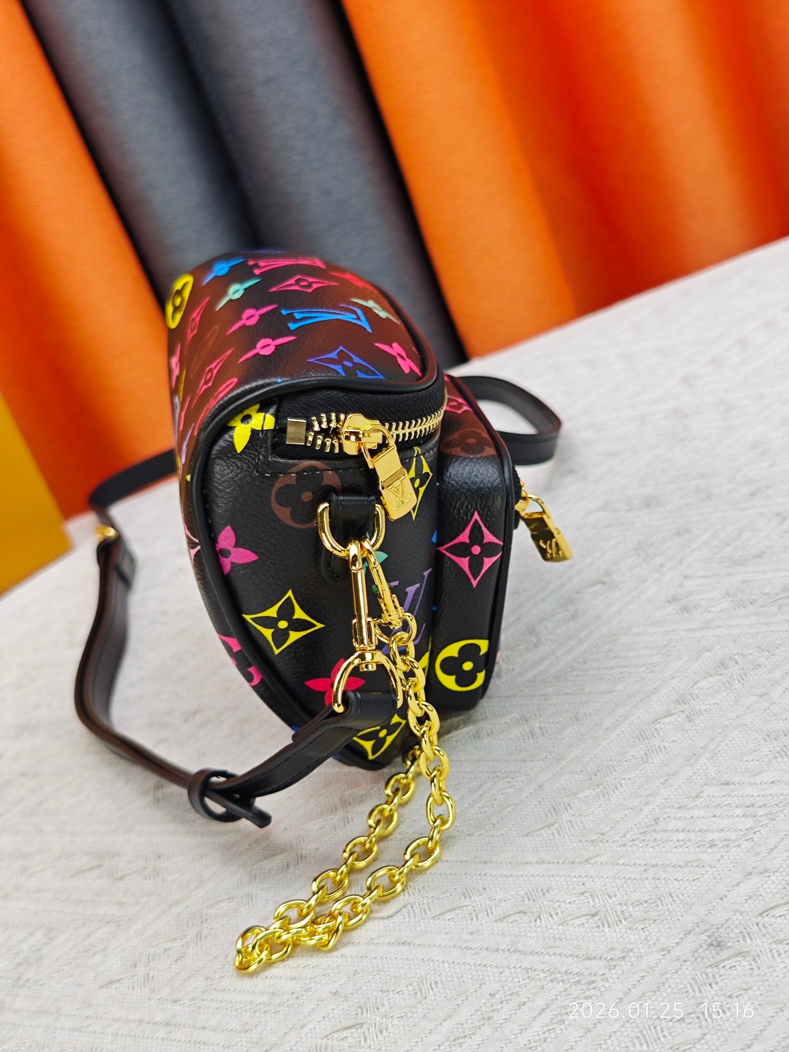 146PE76B Popular leather bag