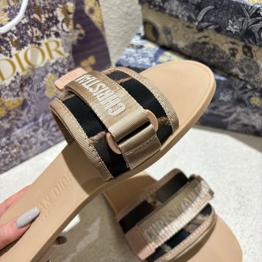 14D17Z Popular slippers