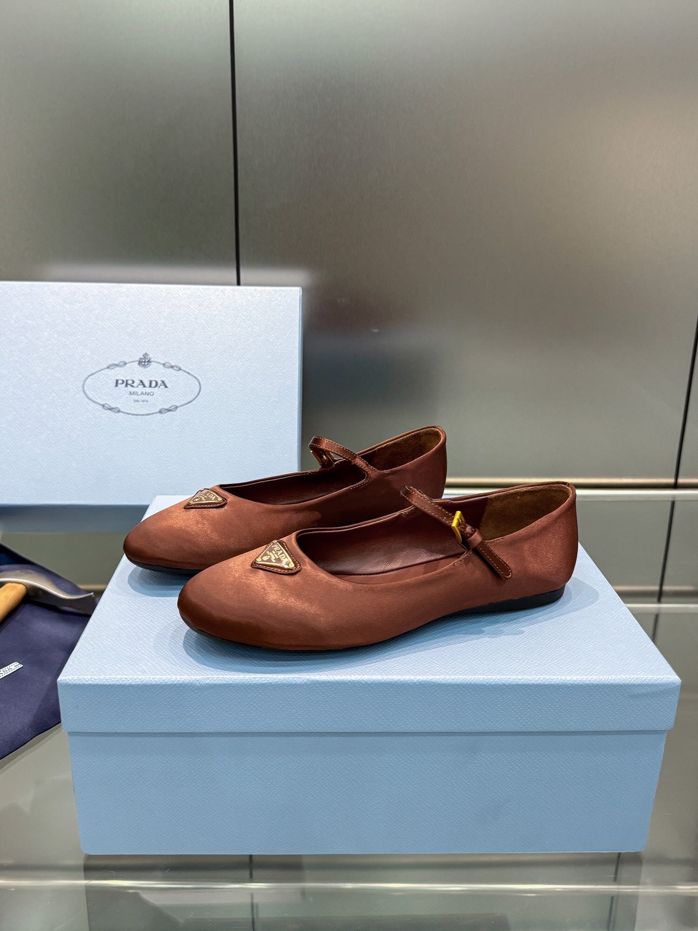 2105QP381Z Popular high-quality Shoes
