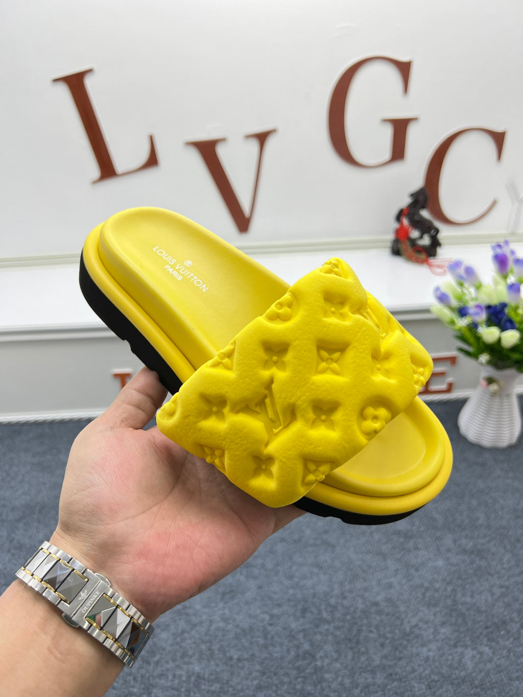 5YE115Z Popular Slippers