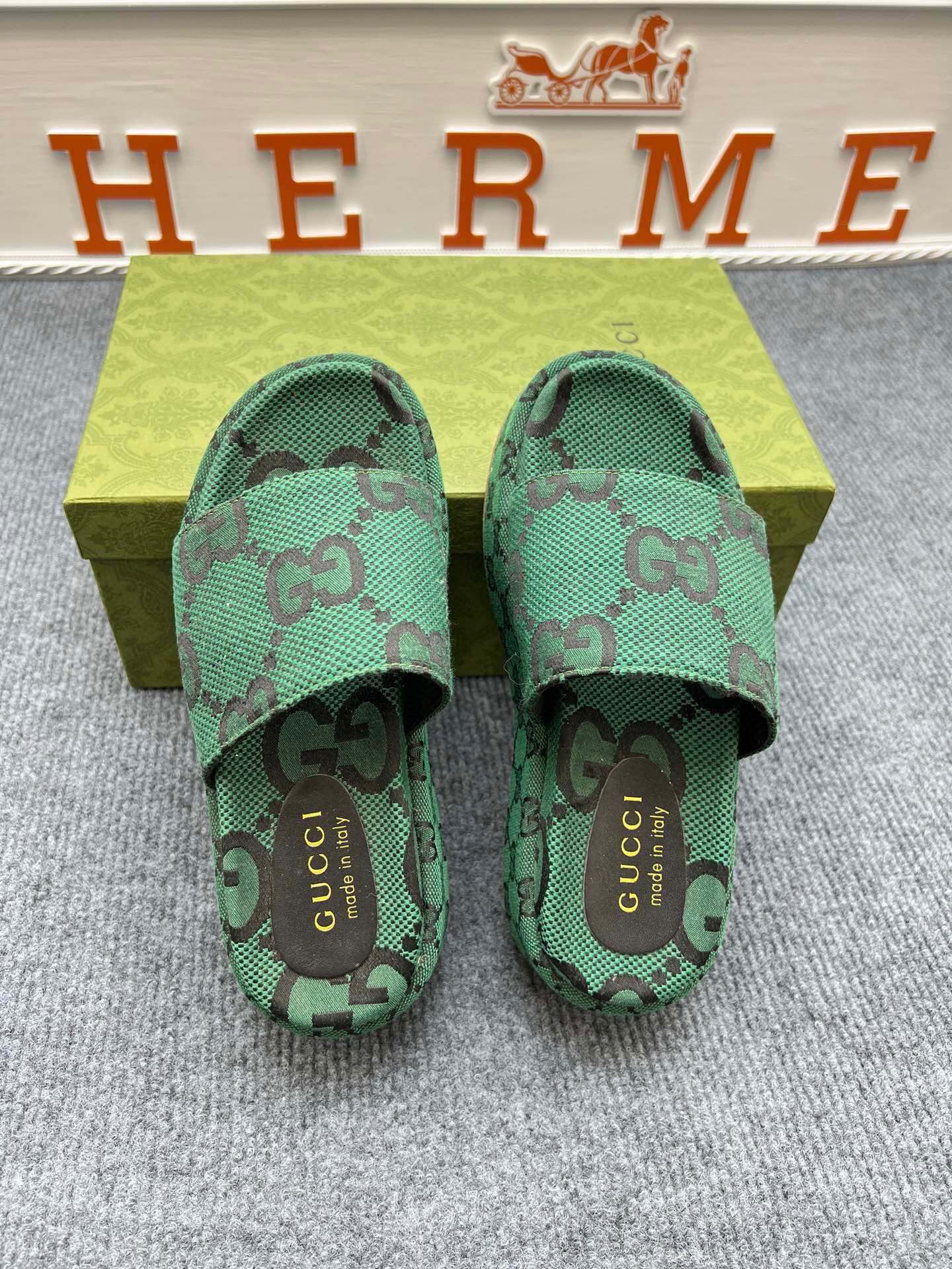 54B122Z Popular slippers  Sole thickness 5.5cm