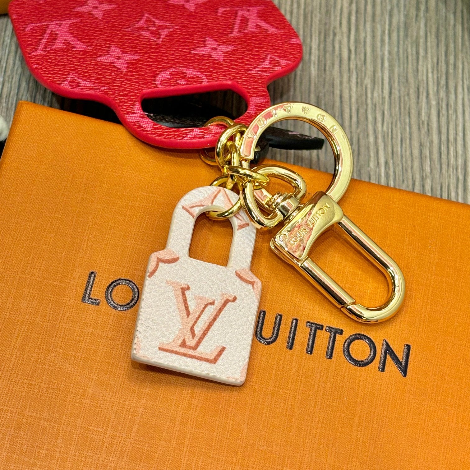 35ZE33A Popular bag 's charms accessories
