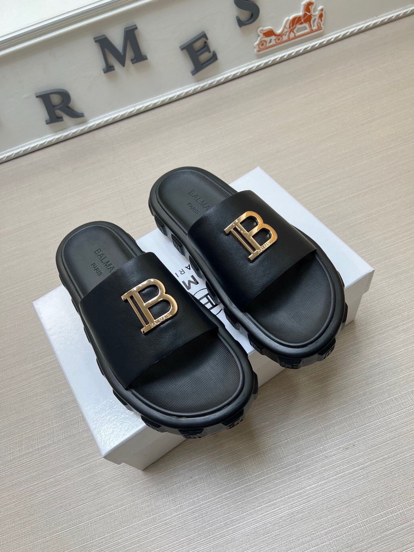 54A21Z Popular slippers