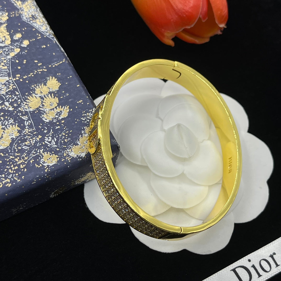 14D673K  Popular Bracelets