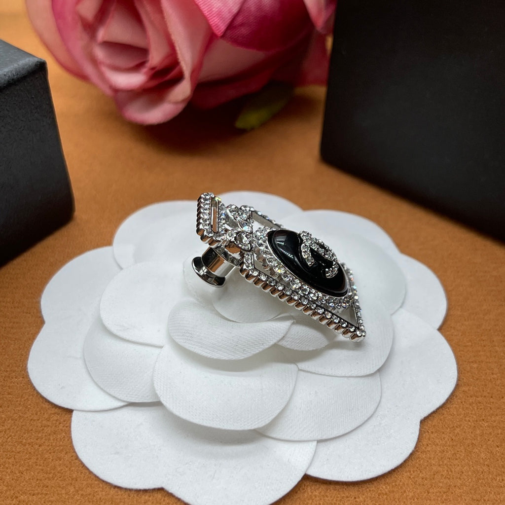 14C889X    Popular Brooch