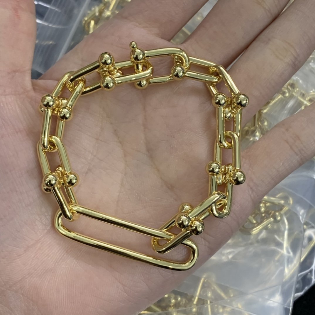 8XT33X  Popular     Earring Bracelets Necklaces