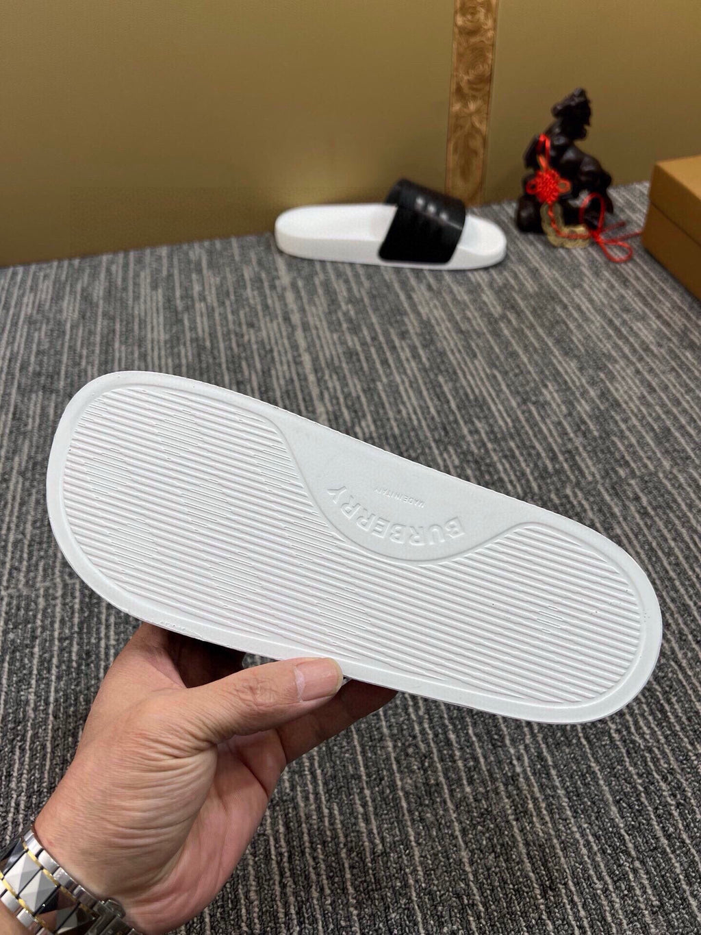 535ZR261Z Popular Slippers