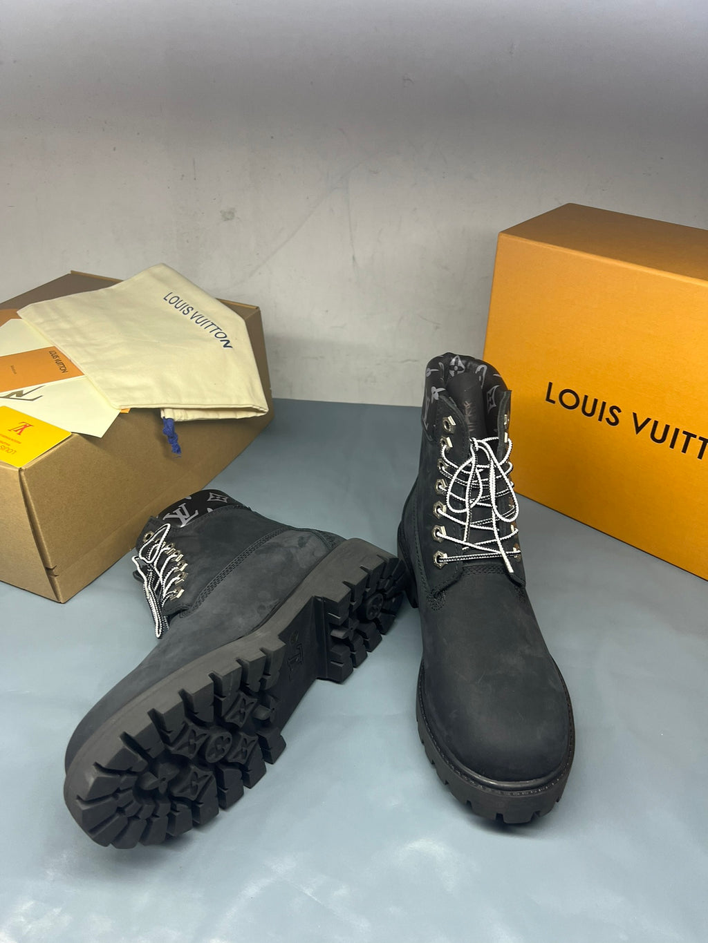 2105QE383Z Popular high-quality leather Boots