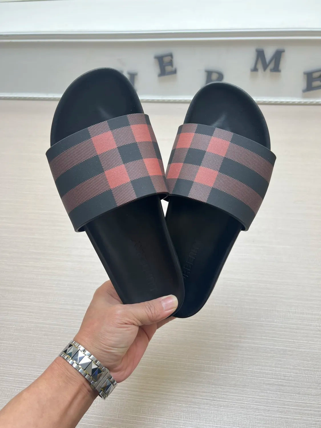 54R119Z Popular slippers