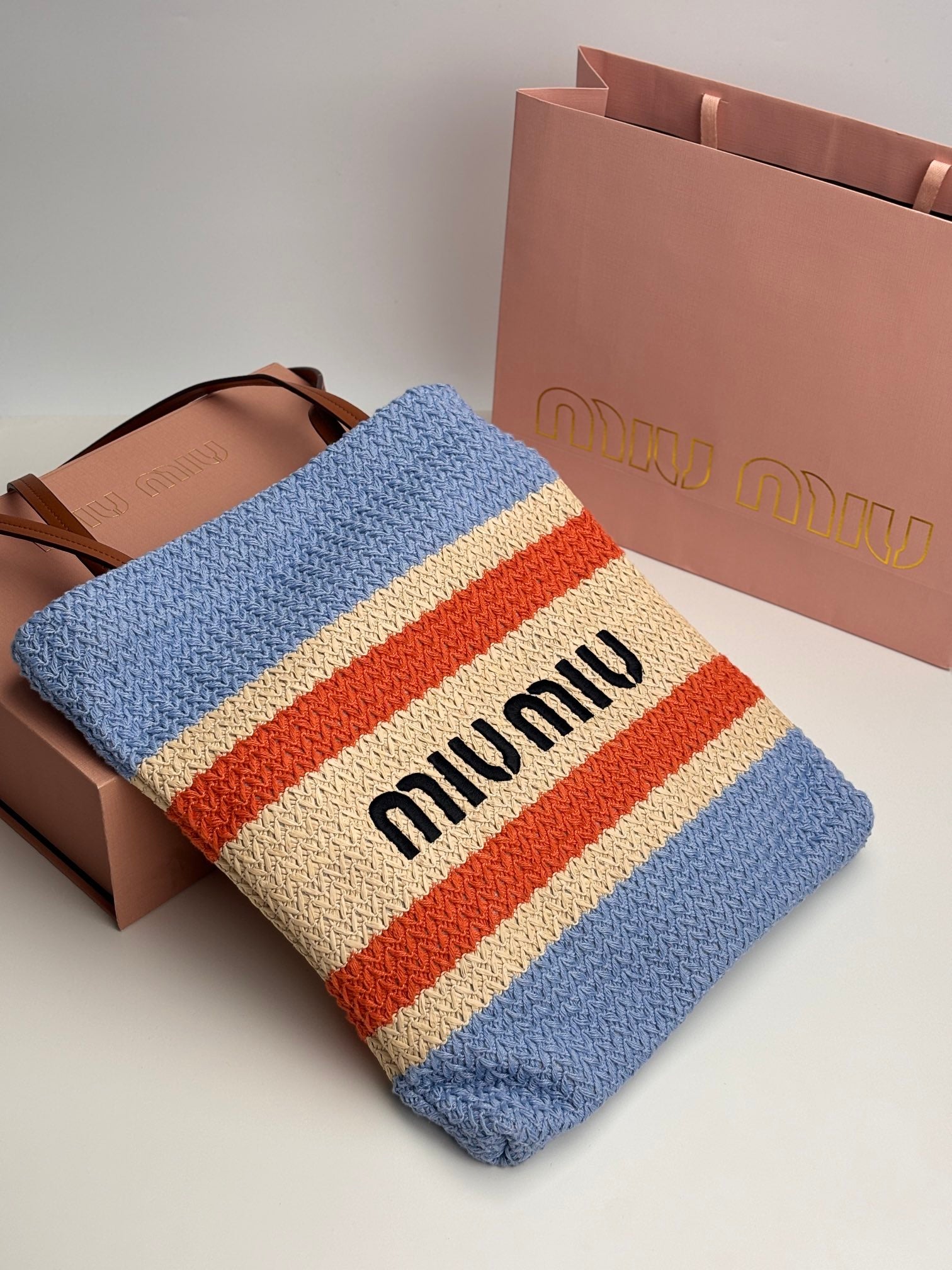 1XA77B Popular   Woven Bag