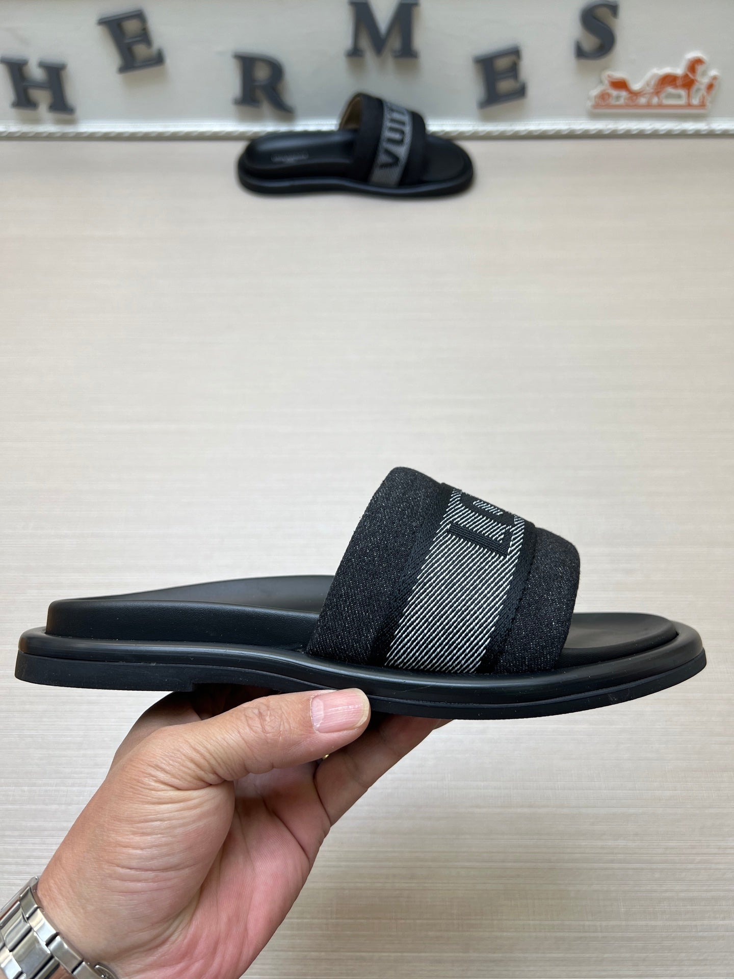 535ZE300Z Popular Slippers