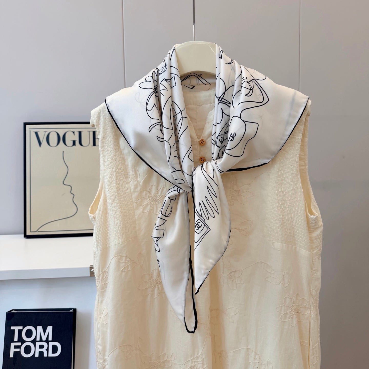 146NC8W Popular Silk Scarve