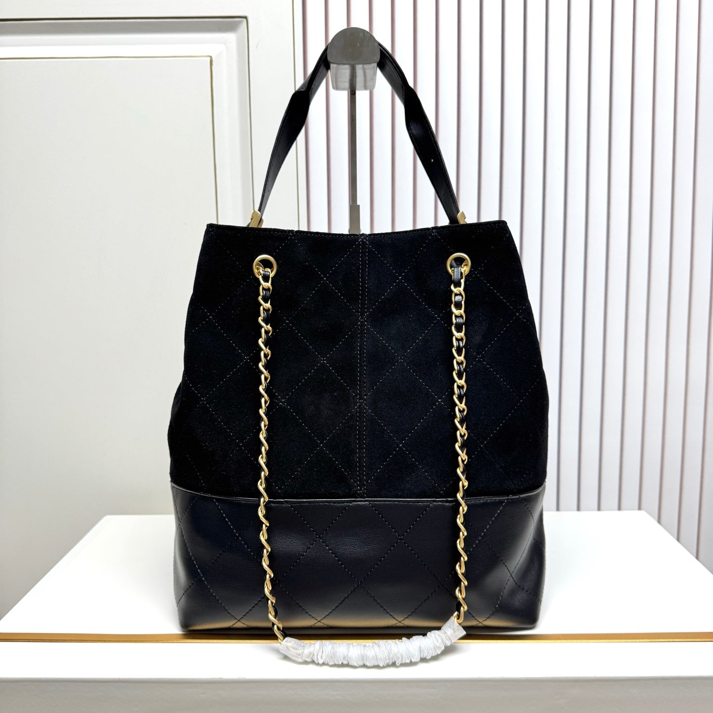 146PC19B Popular leather bag