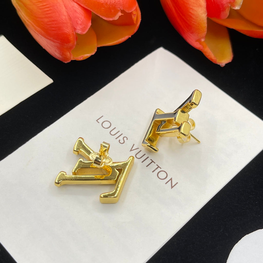 1NE241E Popular   Earrings