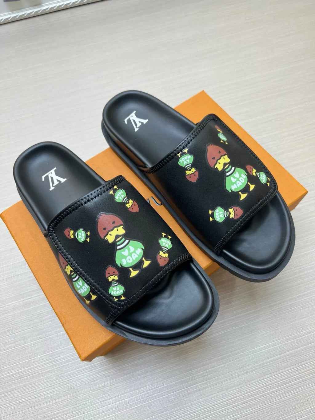 5WE248Z Popular Slippers