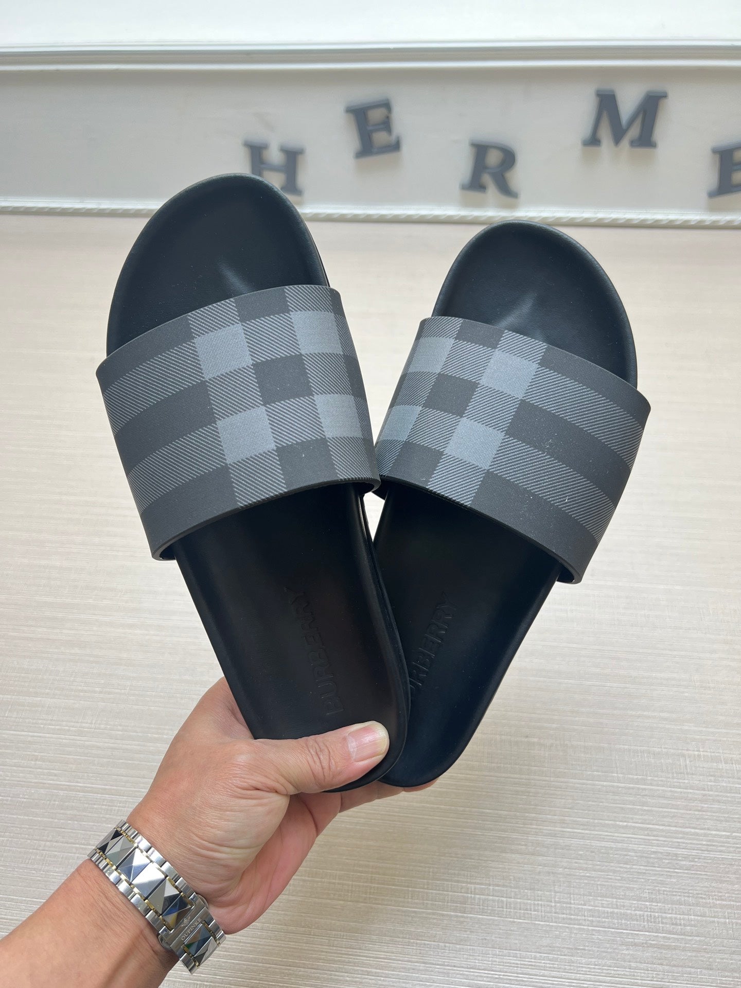 54R119Z Popular slippers