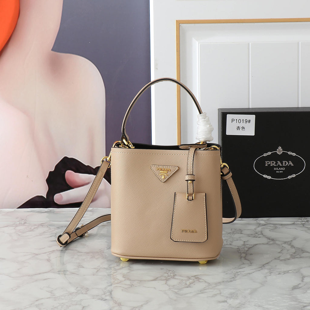 1WP102B Popular  leather bag