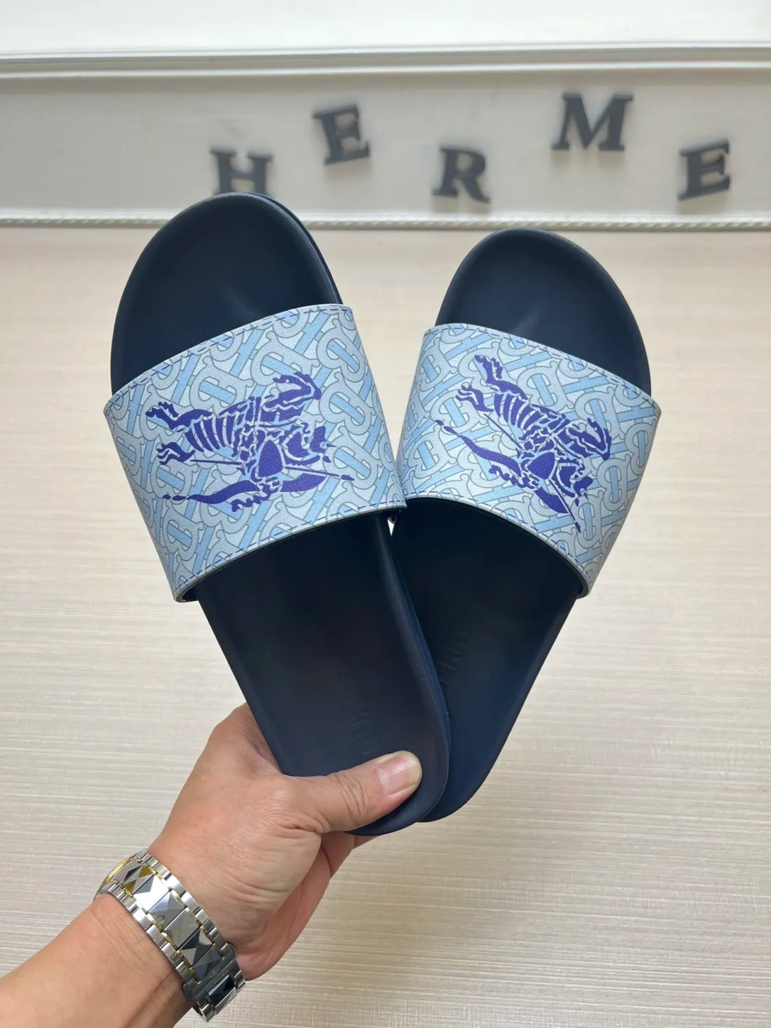 54R119Z Popular slippers