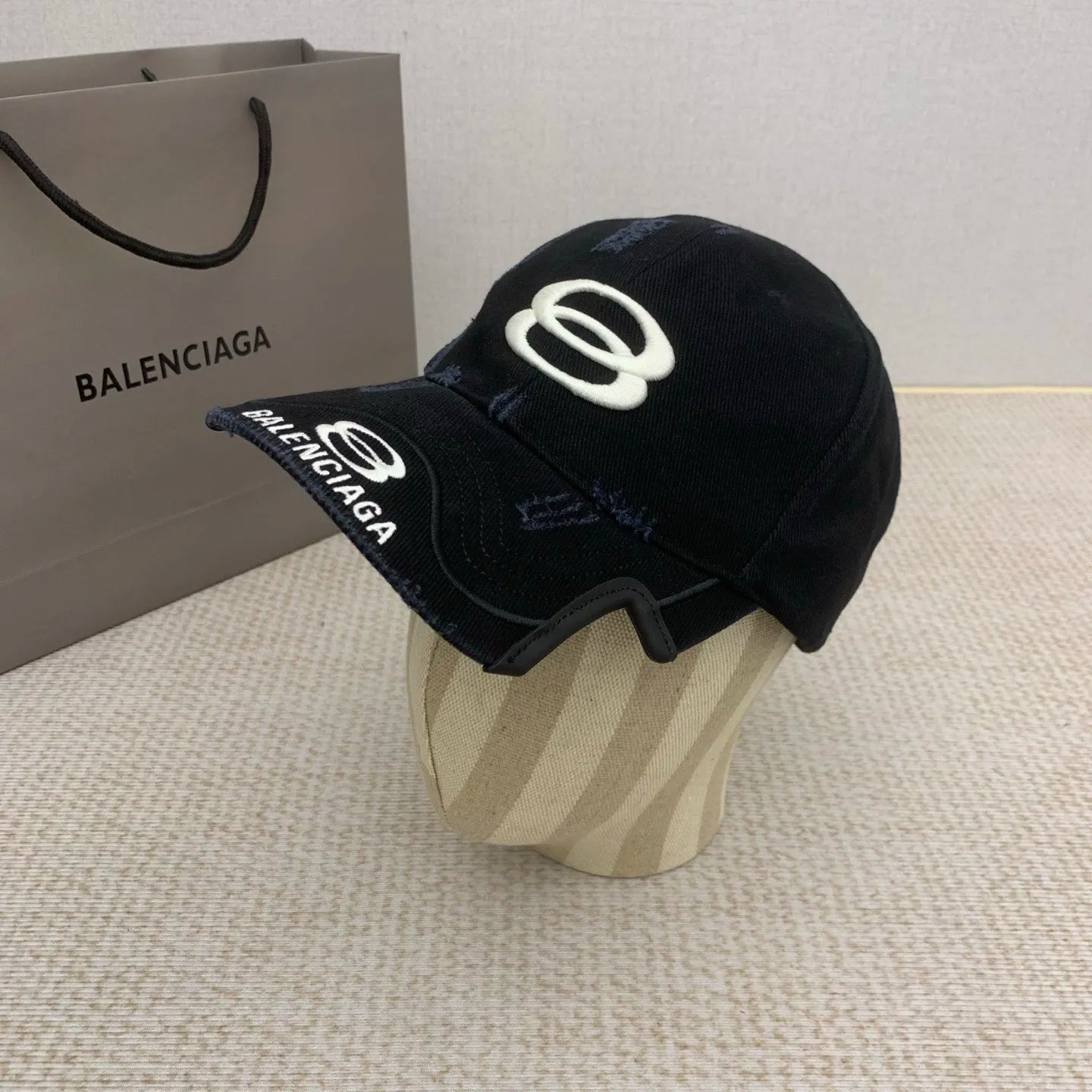 165NJ8M Popular  hats