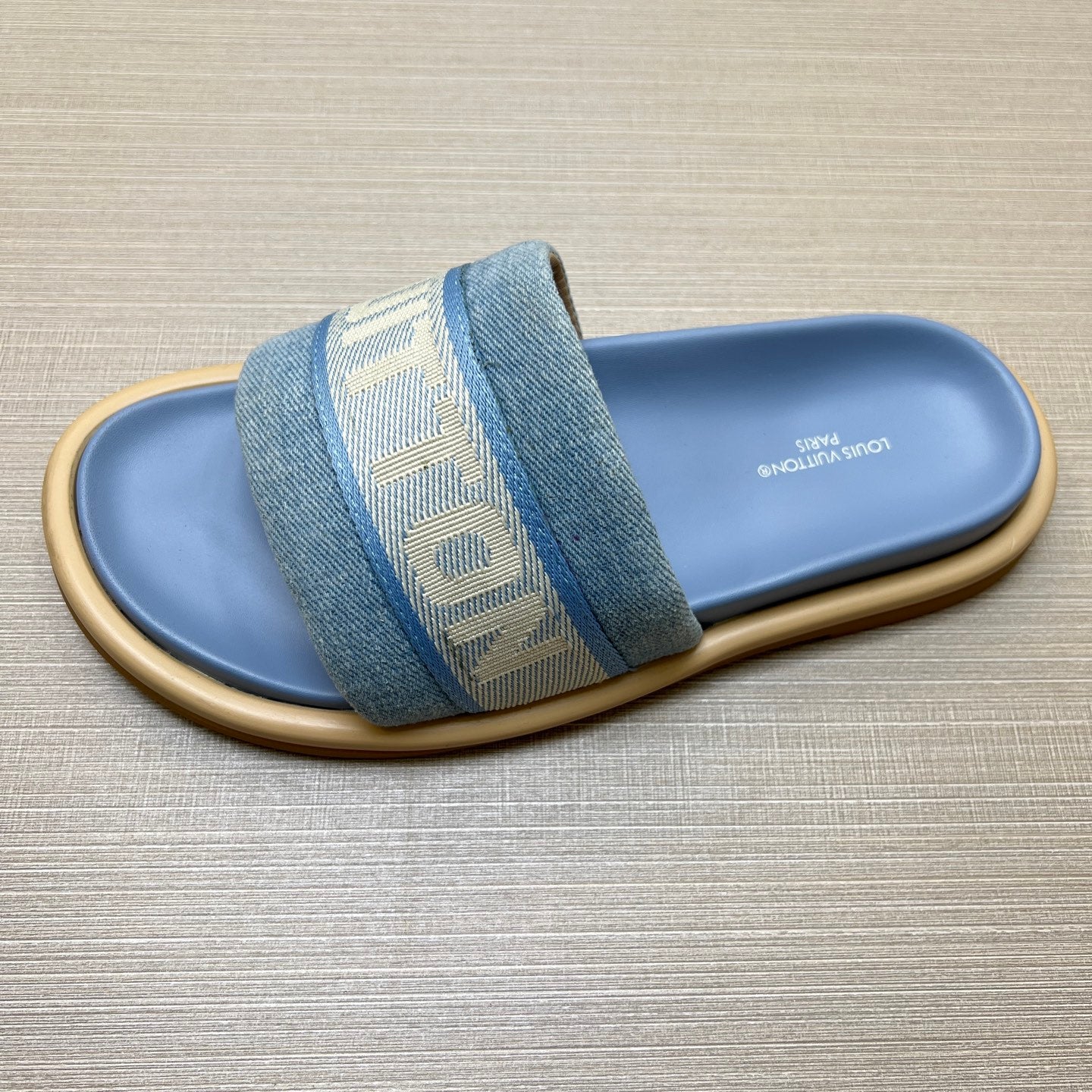 535ZE300Z Popular Slippers