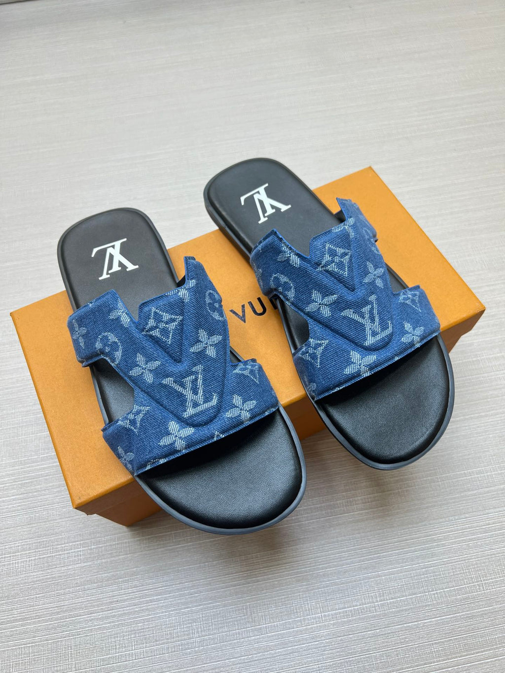 54E29Z Popular slippers