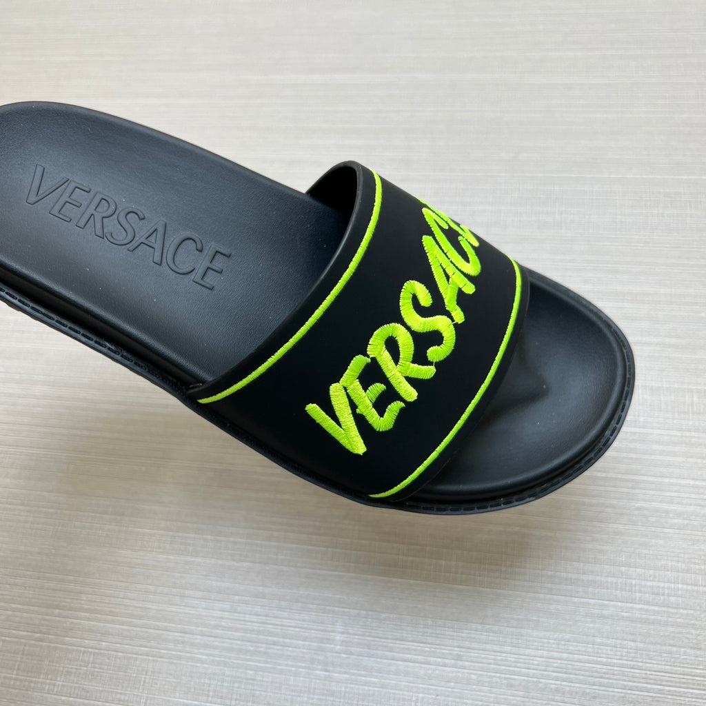 54V54Z Popular slippers