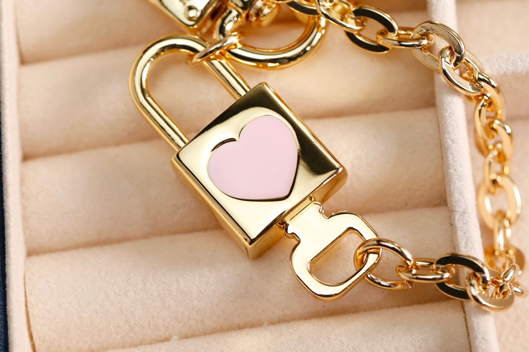 35QE16A Popular bag 's charms accessories