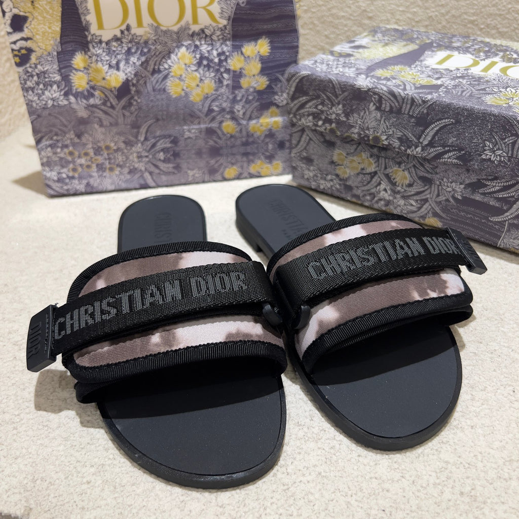 14D18Z Popular slippers