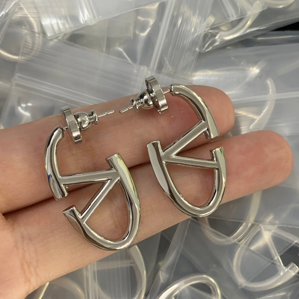 84VL37E Popular Earrings