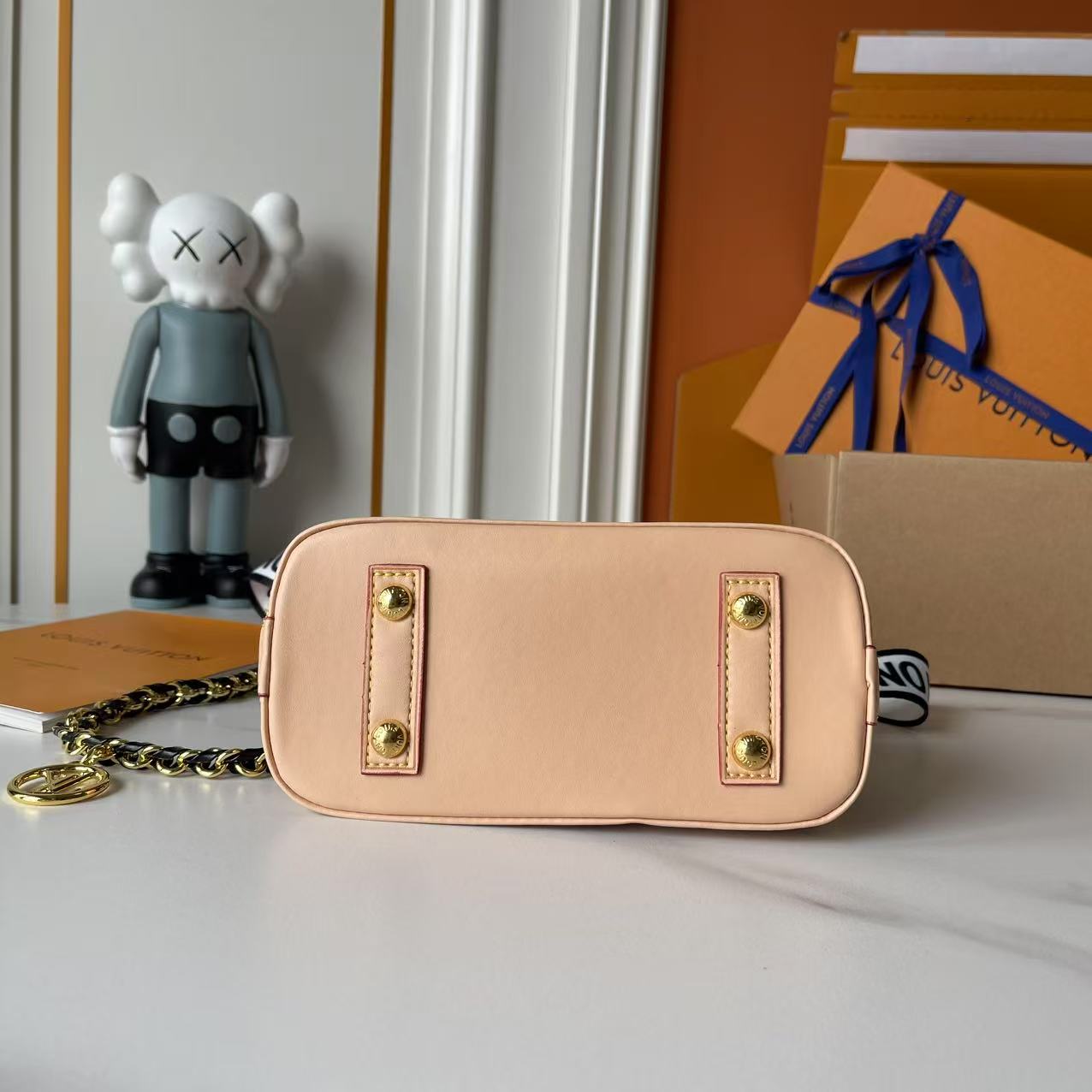 146PE95B Popular leather bag