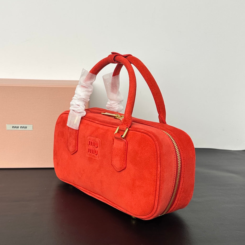 146PA153B Popular leather bags