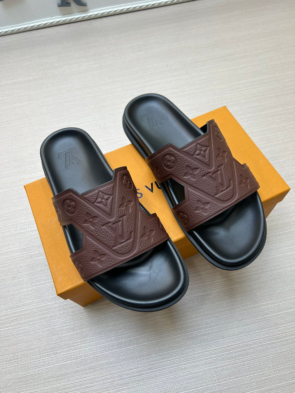54E68Z Popular slippers