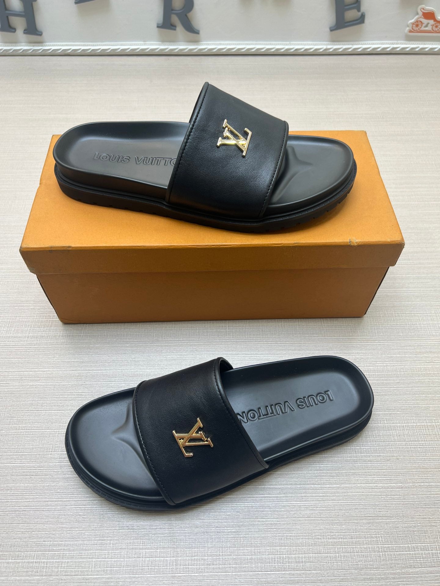 54E9Z Popular slippers