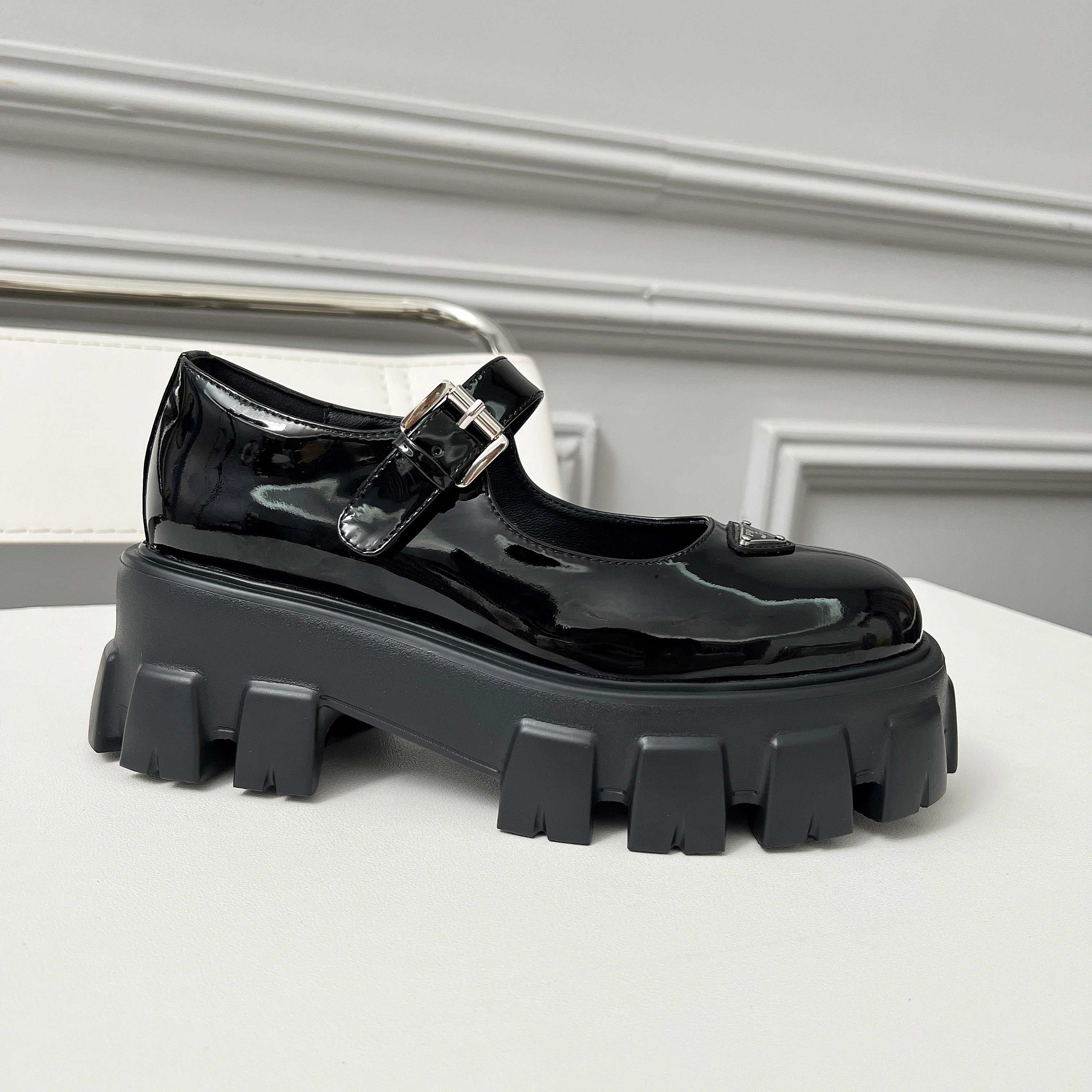 295QP143Z  Popular high-quality leather Shoes