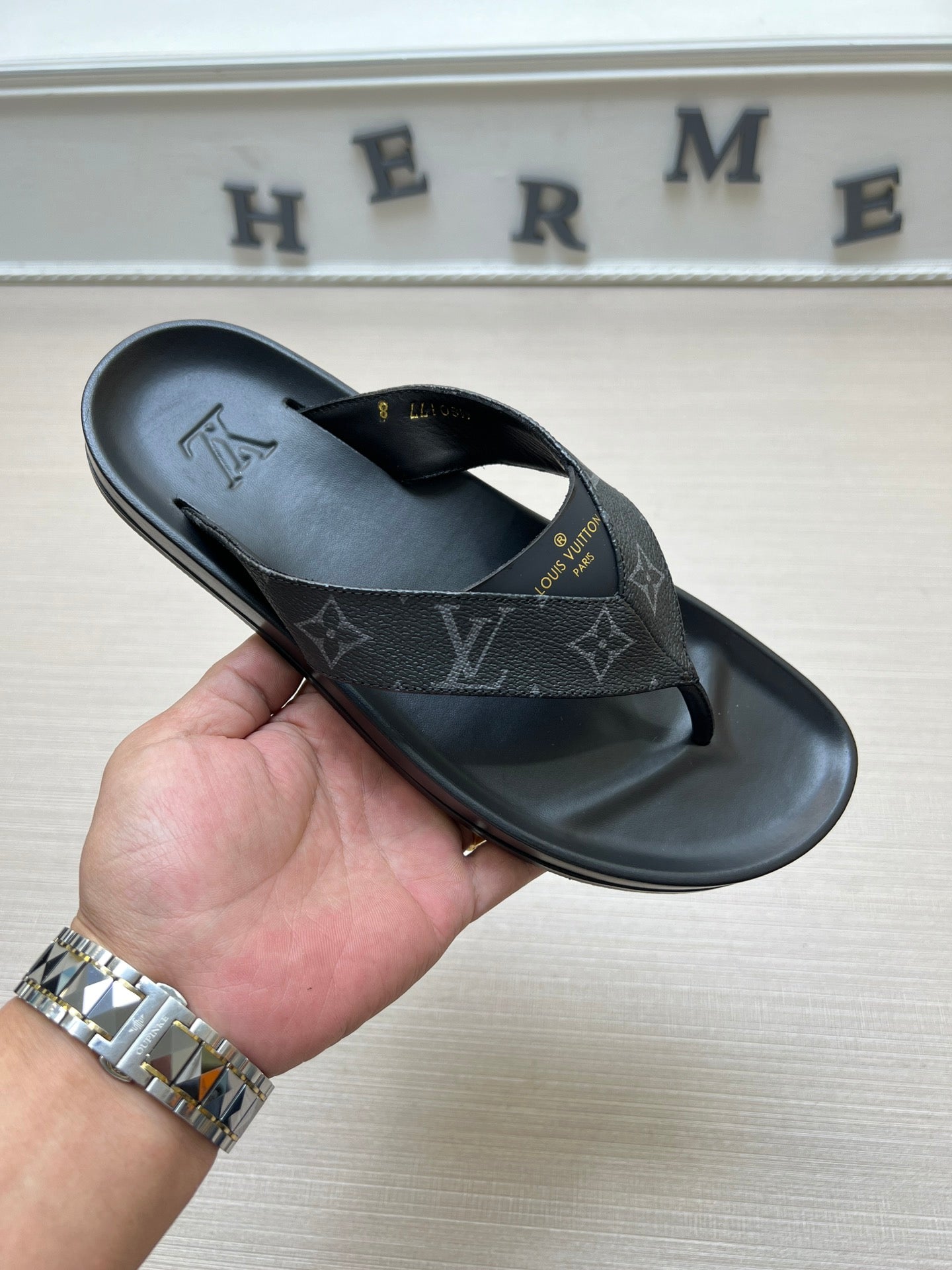 54E85Z Popular slippers