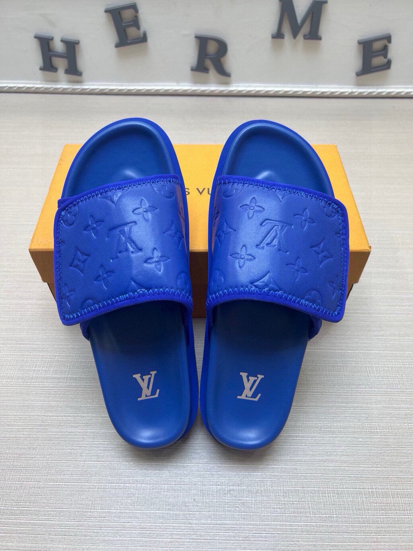 5LE210Z Popular Slippers