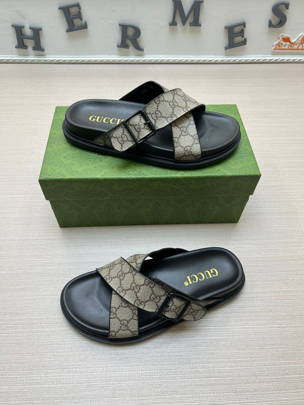 54B90Z Popular slippers