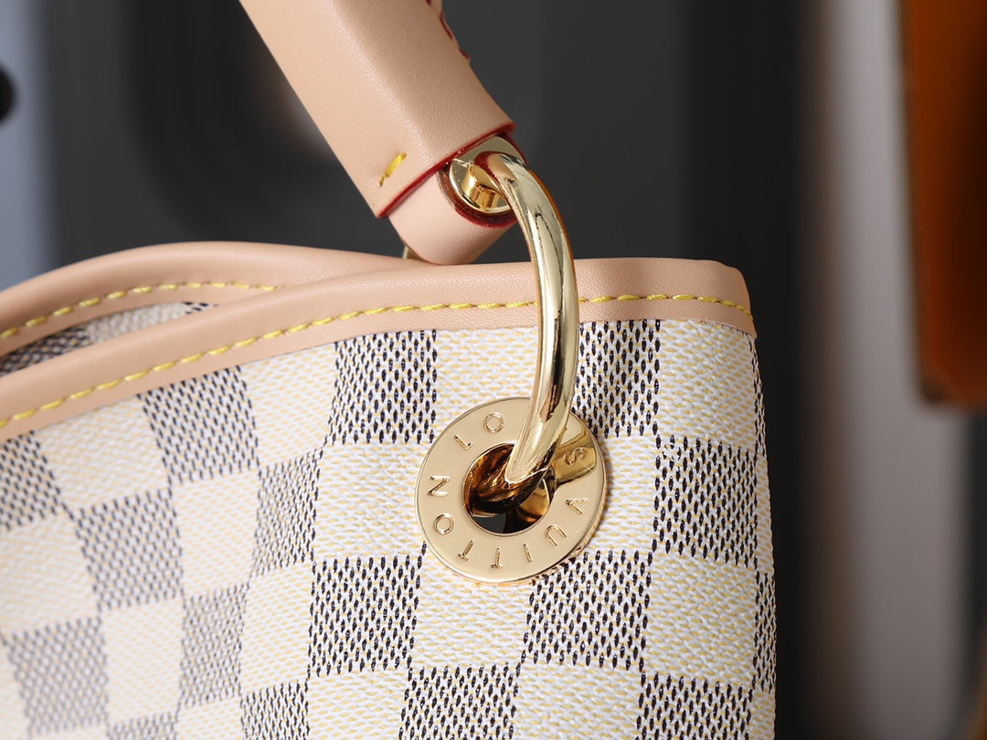 146PE66B Popular leather bag