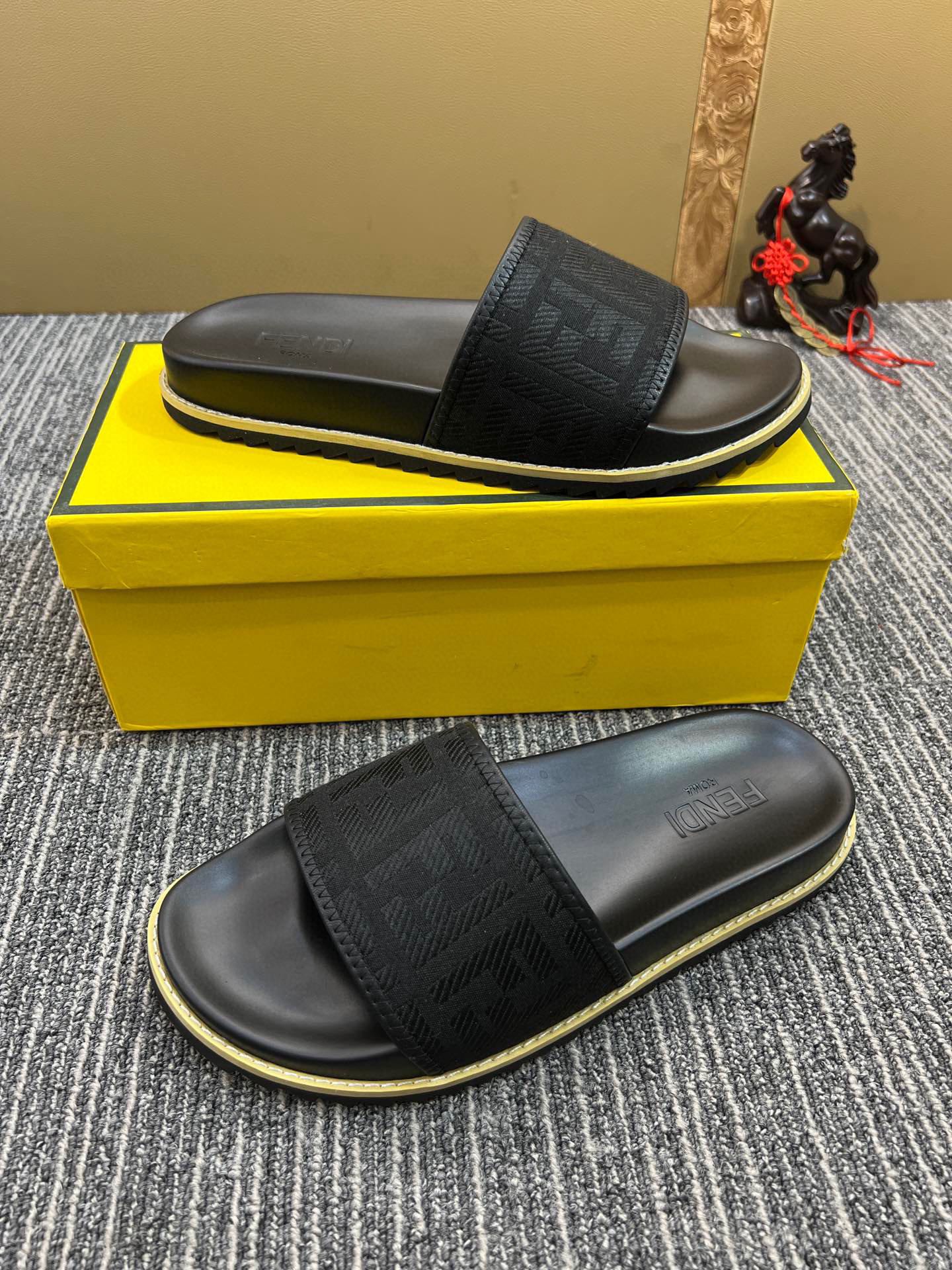 5XF105Z Popular Slippers