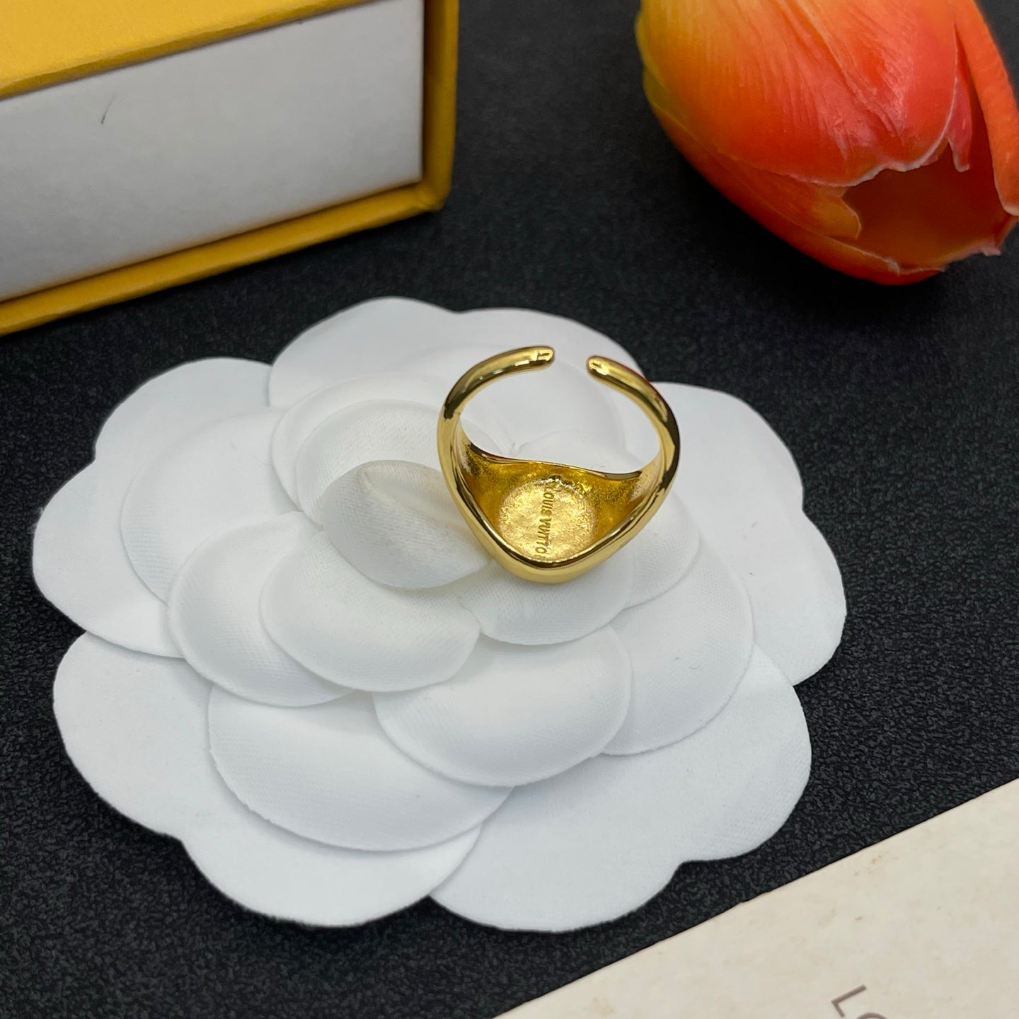 175QE11J  Popular   Rings