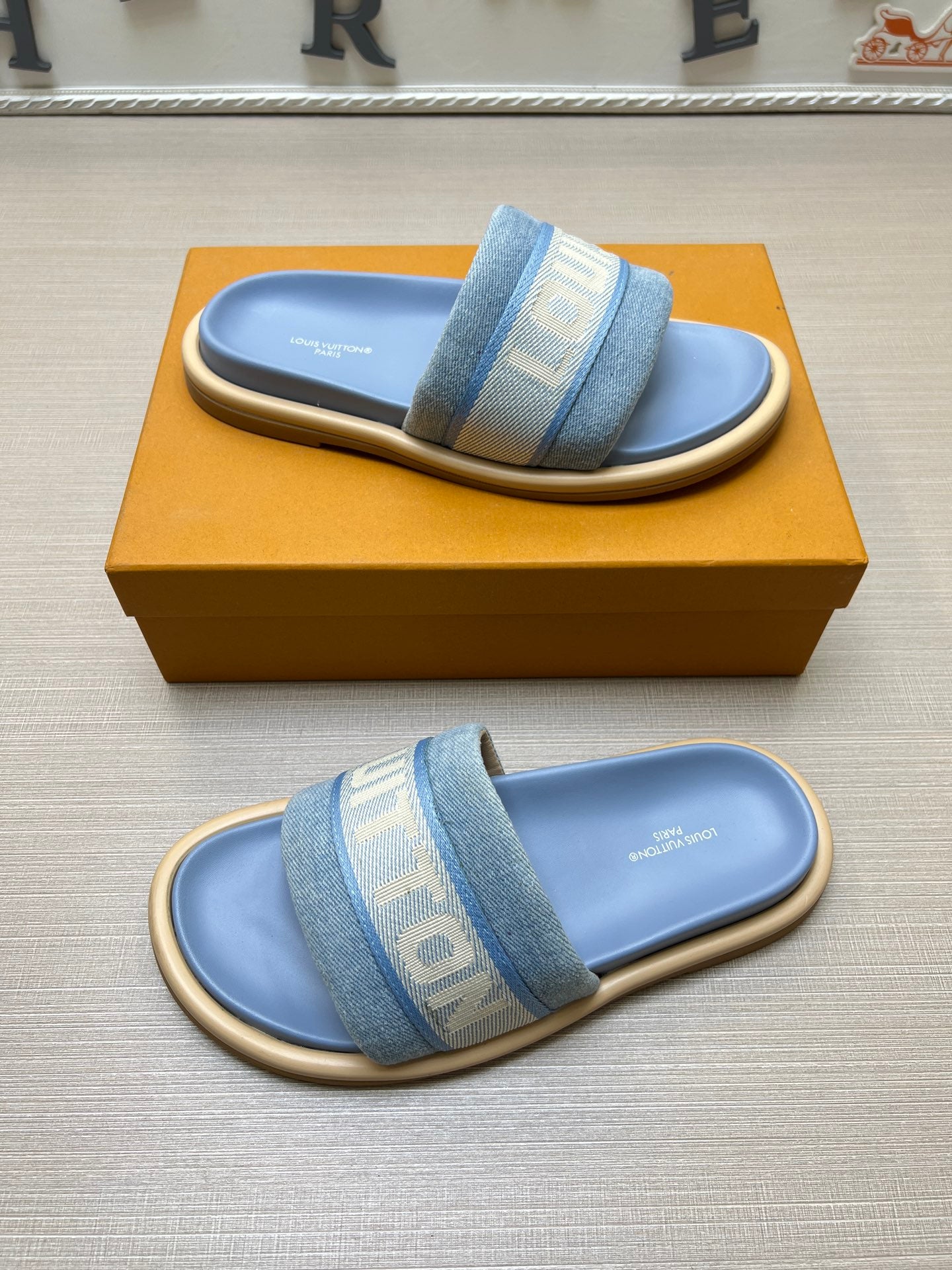 535ZE300Z Popular Slippers