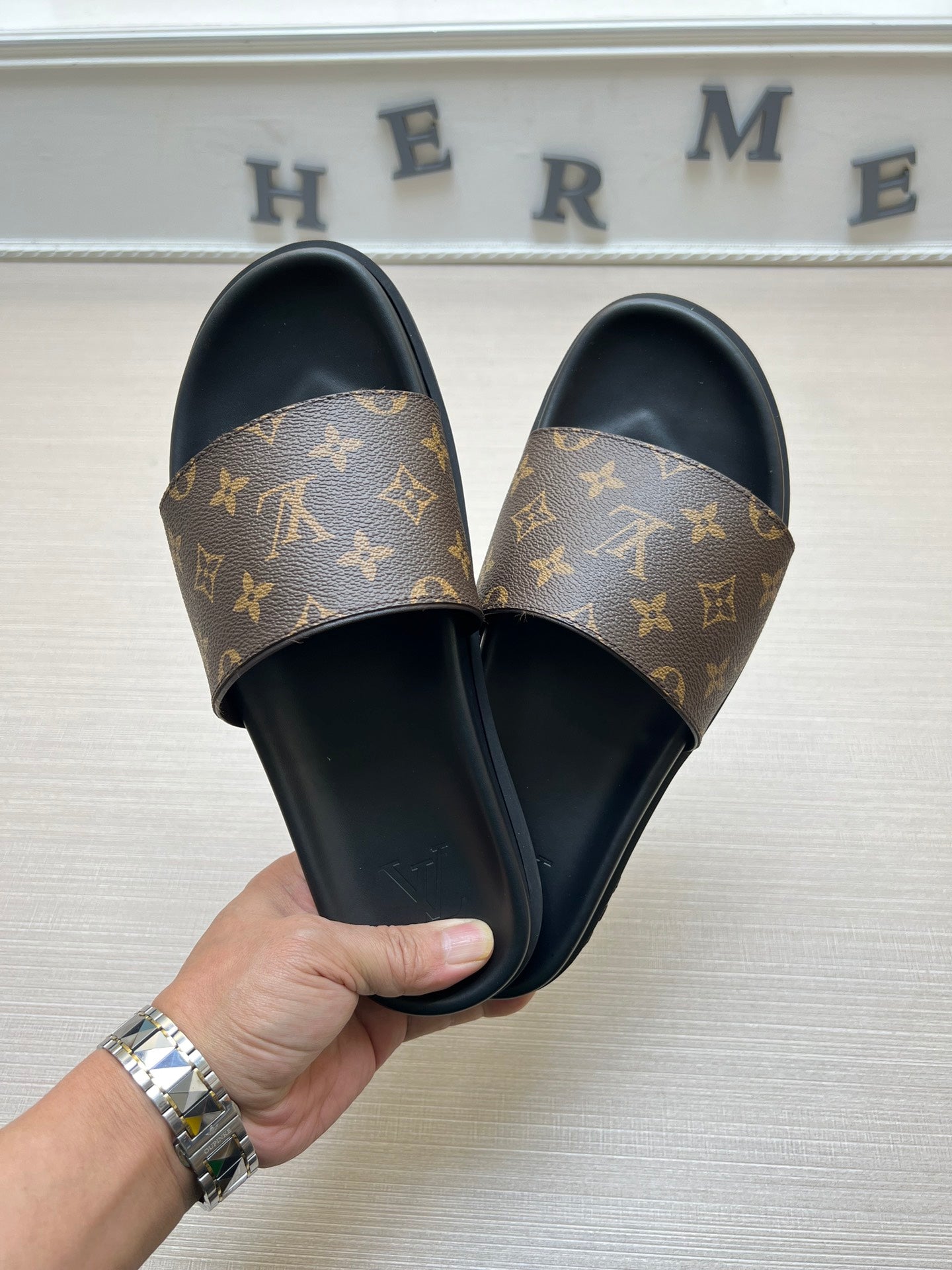 54E57Z Popular slippers