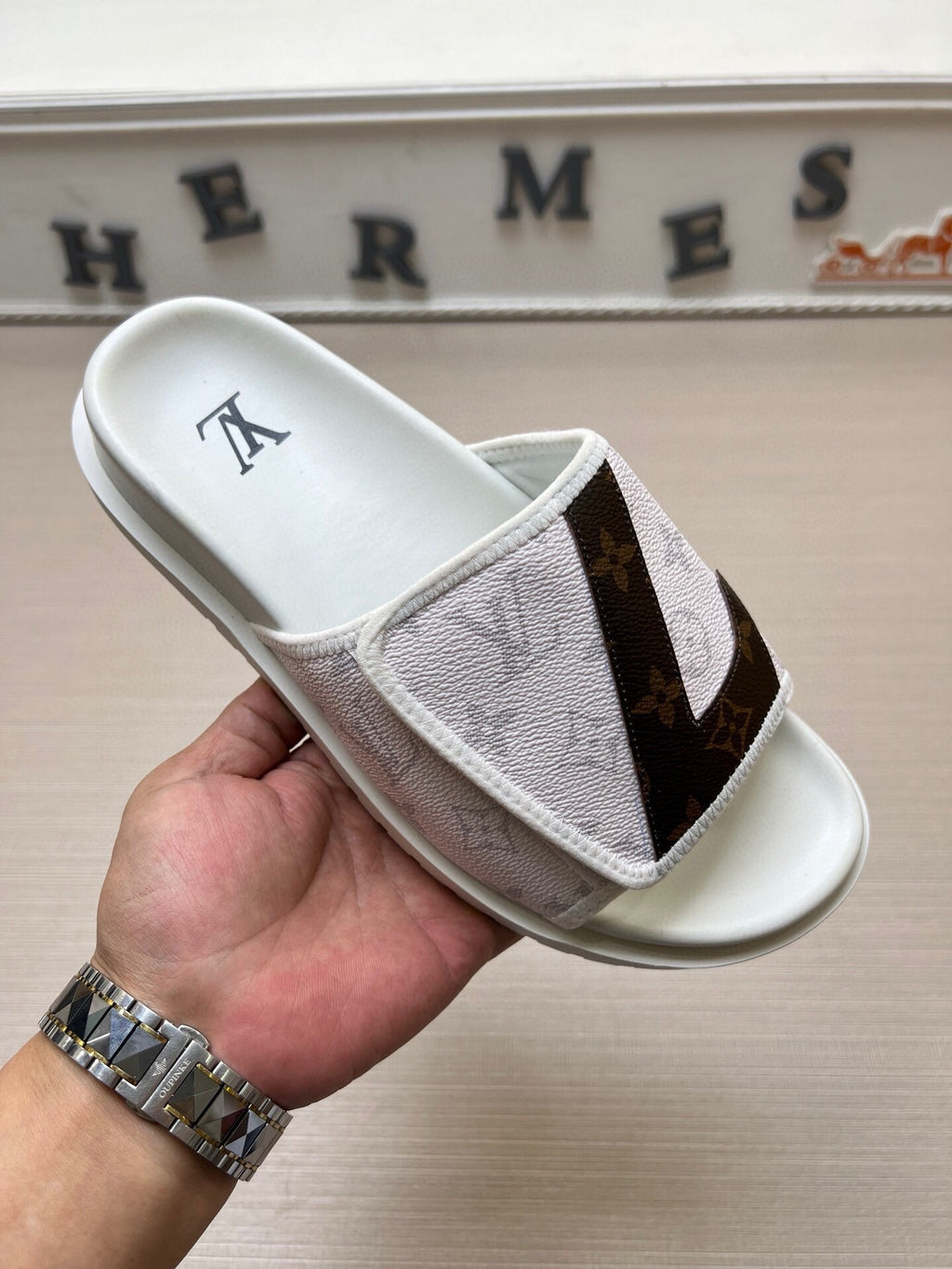 5WE251Z Popular Slippers