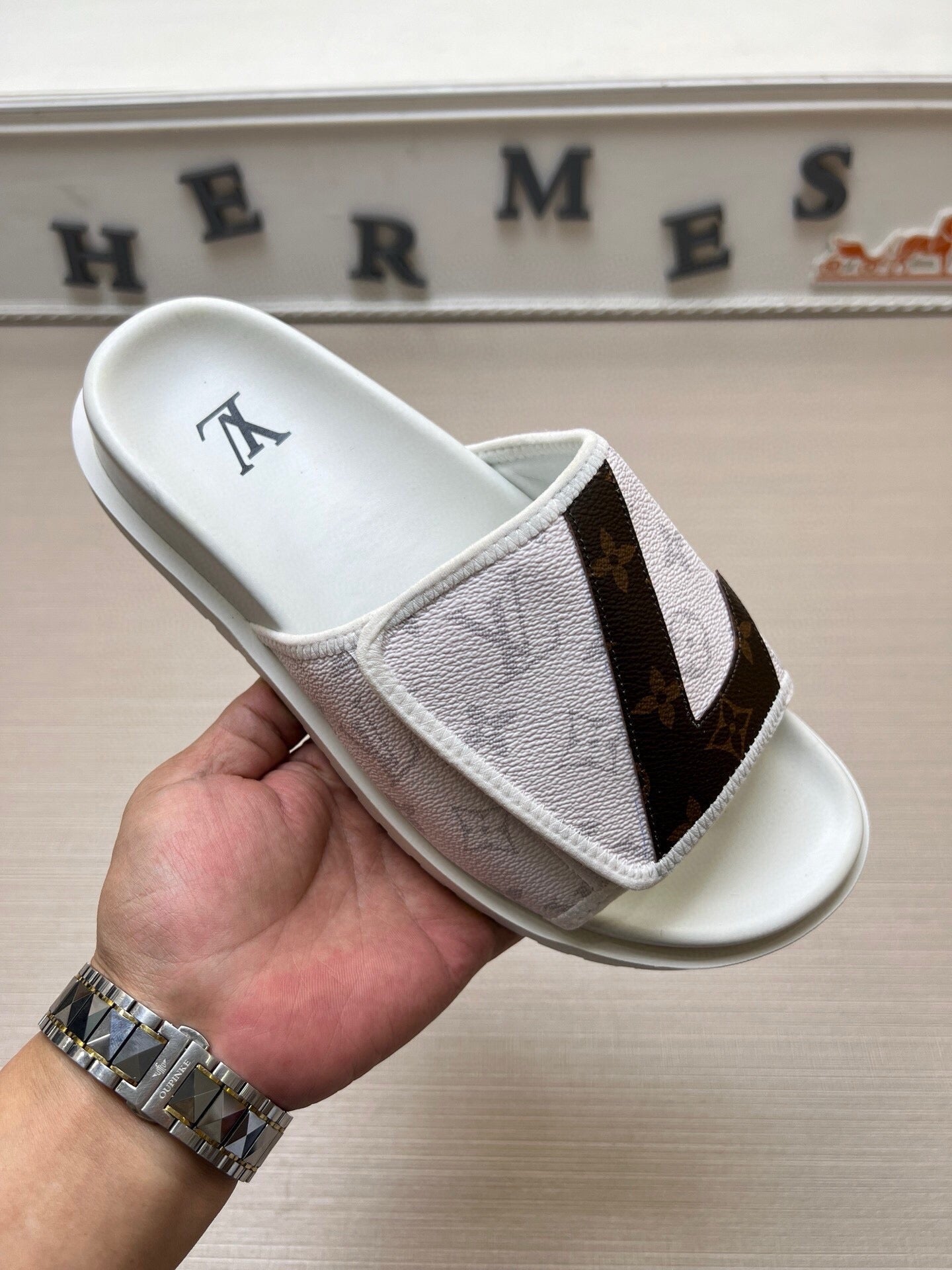 5WE251Z Popular Slippers