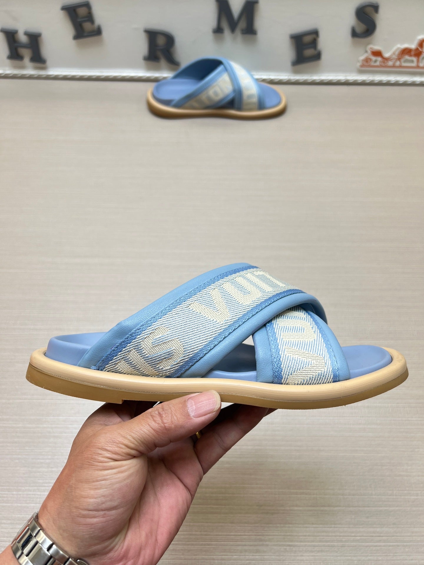 535ZE270Z Popular Slippers
