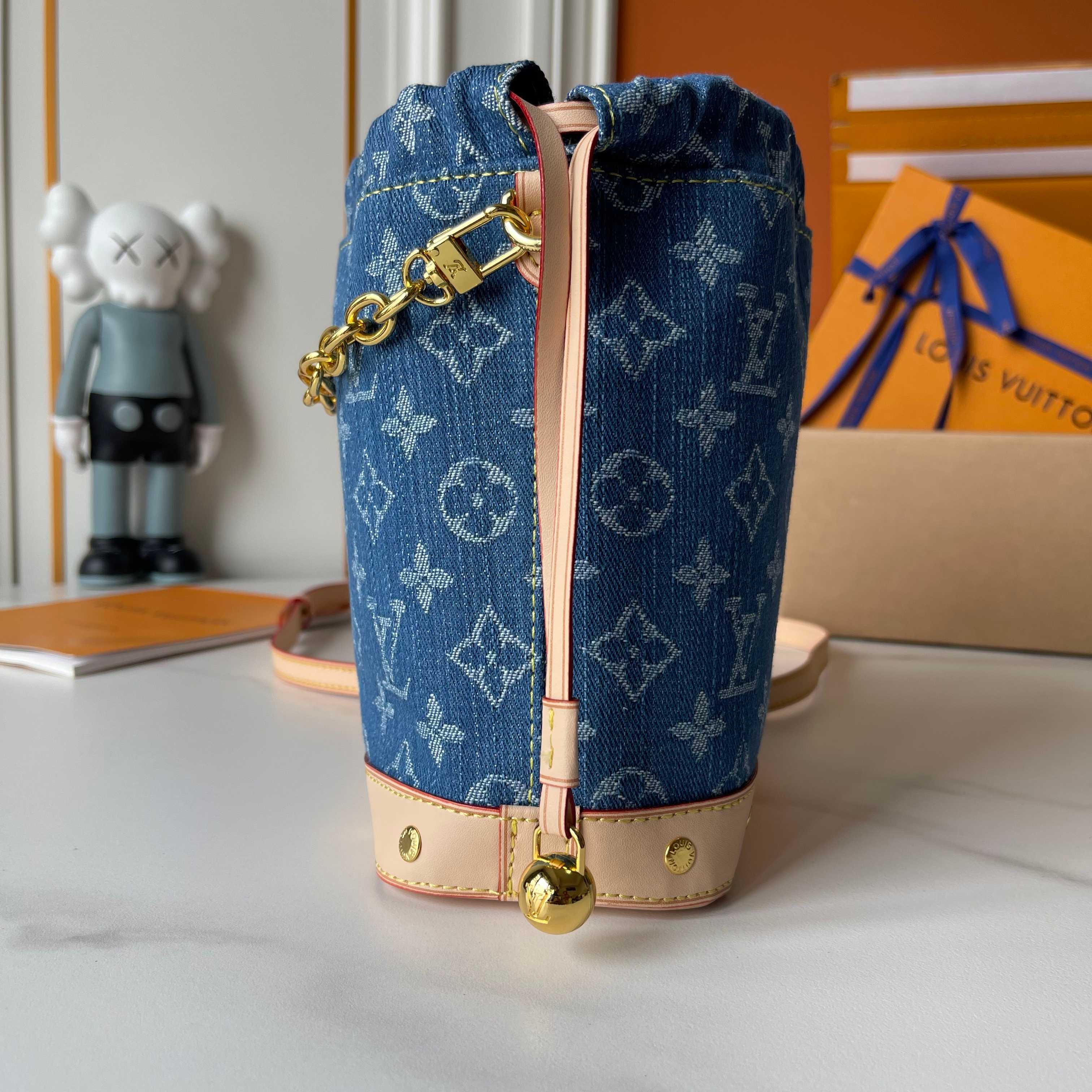 175NE21B Popular   Cowboy bag